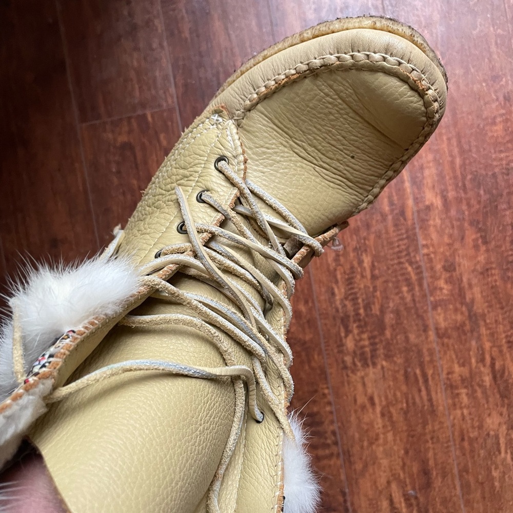 On Hold 🌼 Sz8 handmade leather moccasins with fur vintage better than UGG!! - Picture 4 of 10